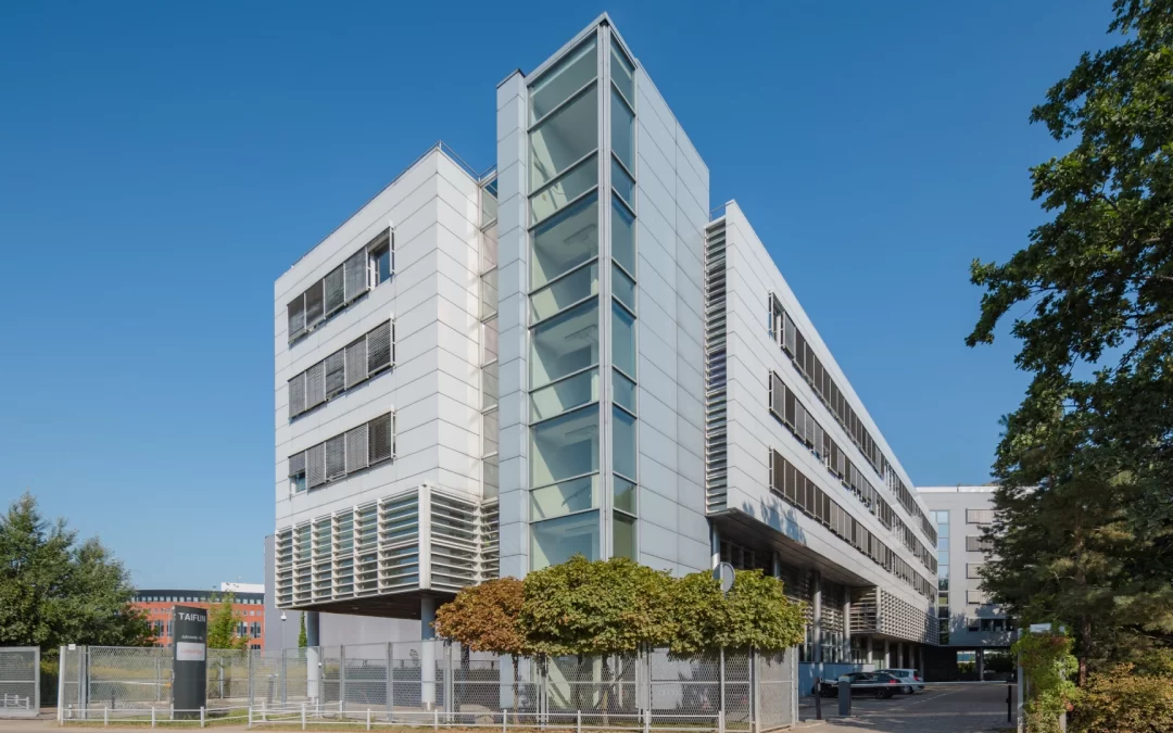 Indotek Group sells Warsaw office building to Lazarski University